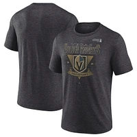 T-shirt tri-blend à barre transversale pour homme Fanatics Heather Charcoal des Golden Knights de Vegas, séries éliminatoires la Coupe Stanley 2025