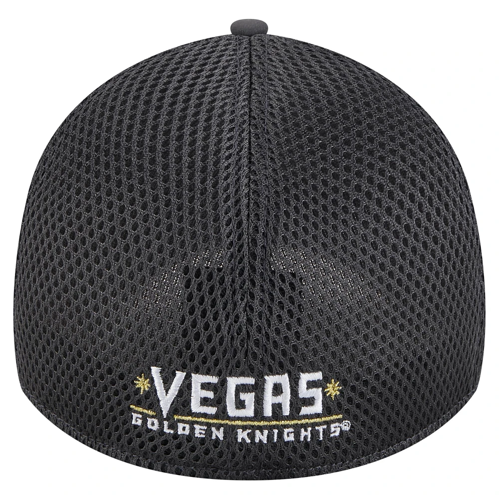 Men's New Era  Gray Vegas Golden Knights Linear Featherweight 39THIRTY Flex Hat