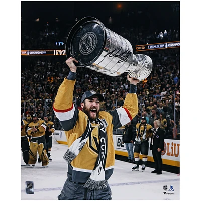 Photographie autographiée de Nicolas Roy des Golden Knights de Vegas, champions de la Coupe Stanley 2023, 16" x 20"