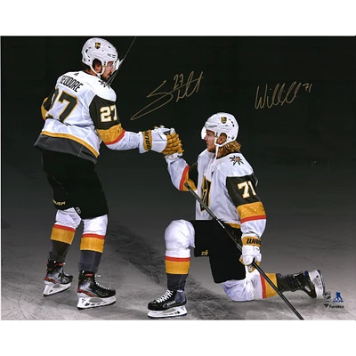 Photographie autographiée de 16" x 20" de Shea Theodore et William Karlsson des Vegas Golden Knights