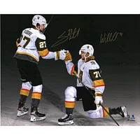 Photographie autographiée de 16" x 20" de Shea Theodore et William Karlsson des Vegas Golden Knights