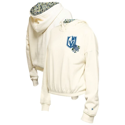 Sweat à capuche court imprimé floral Vegas Golden Knights Glam Game de New Era pour femme, couleur crème