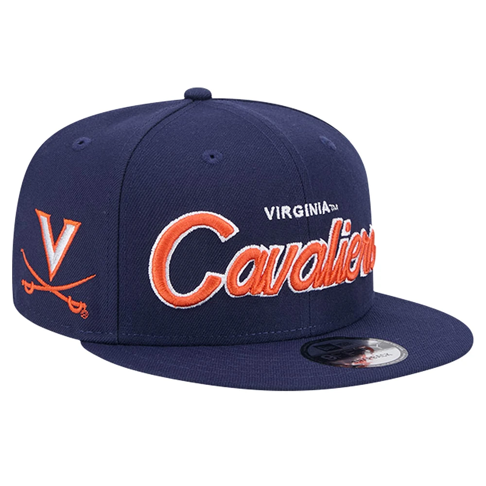 Casquette Snapback 9FIFTY New Era pour hommes des Virginia Cavaliers Team Script bleu marine