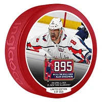 Rondelle de hockey rouge Inglasco Alexander Ovechkin, 895e but des Capitals de Washington - Édition limitée de 2025