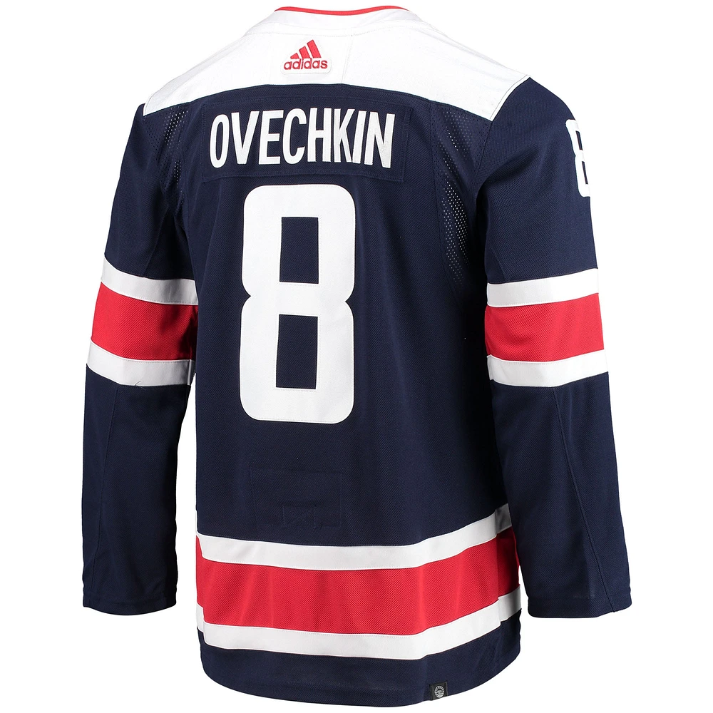 Maillot de joueur authentique Alexander Ovechkin bleu marine des Washington Capitals pour homme adidas Primegreen