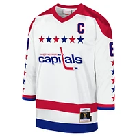 Maillot de joueur blanc Mitchell & Ness Alexander Ovechkin des Capitals Washington 2012-13 Blue Line Captain Patch