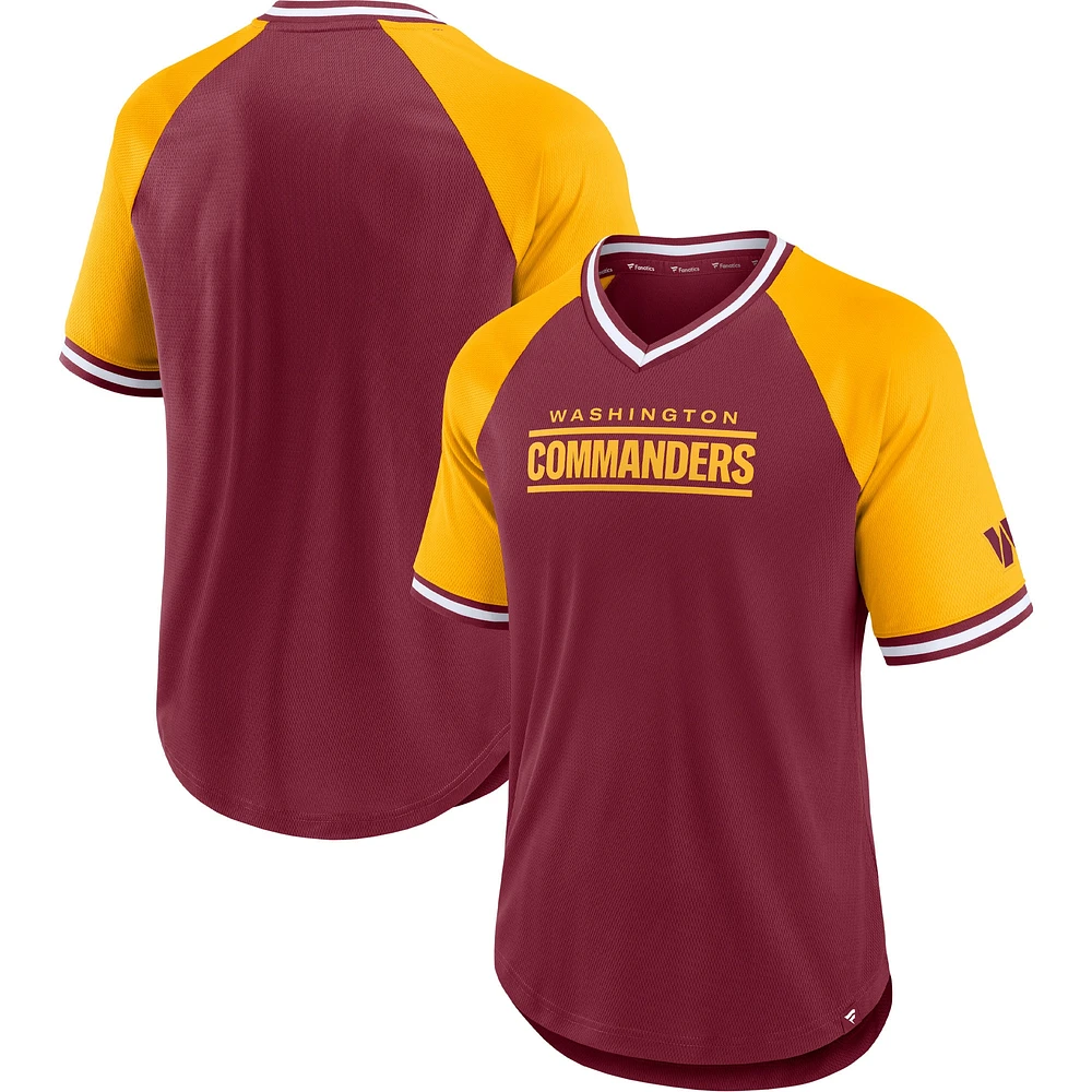 T-shirt à col en V raglan Fanatics pour hommes bordeaux/or Washington Commanders Second Wind