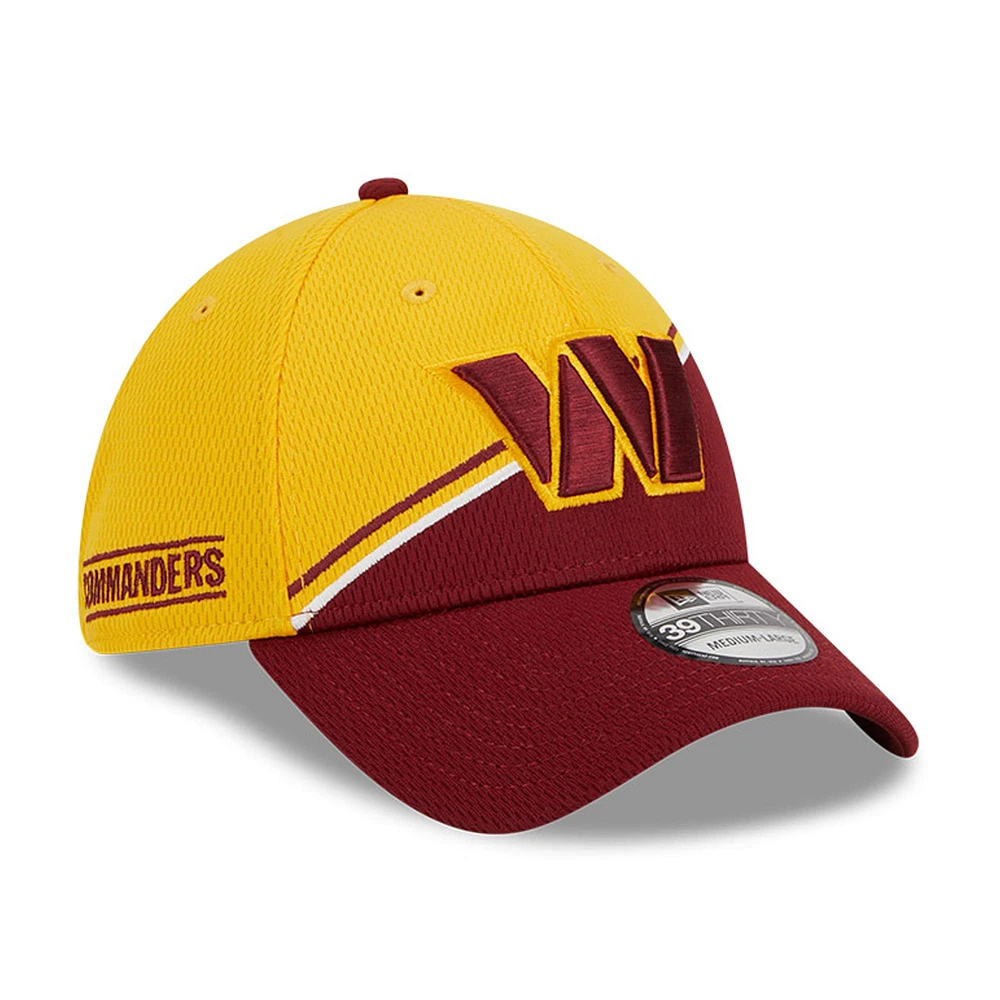 Men's New Era  Gold/Burgundy Washington Commanders 2023 Sideline 39THIRTY Flex Hat