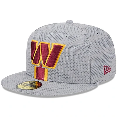 Casquette ajustée 59FIFTY New Era pour hommes des Washington Commanders 2024 Sideline grise