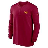 Haut Nike Bordeaux Washington Commanders 2023 Sideline Performance à manches longues et tri-mélange avec fermeture éclair quart pour homme