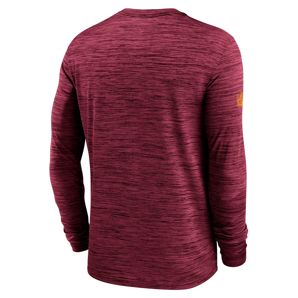T-shirt Nike bordeaux à manches longues pour homme Washington Commanders Sideline Velocity Performance