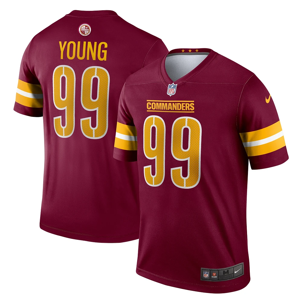 Haut Nike Chase Young Burgundy Washington Commanders Team Legend Player Performance pour homme