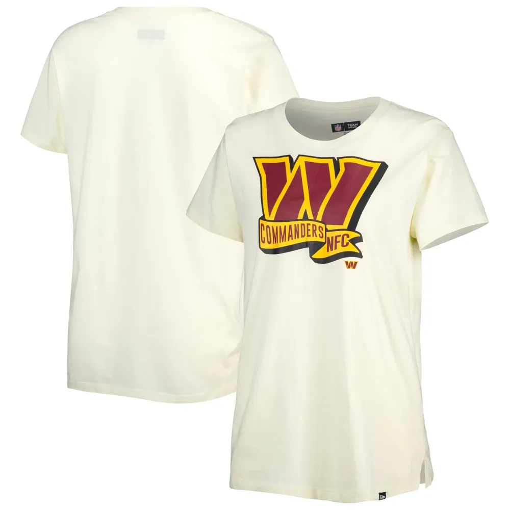 T-shirt New Era crème Washington Commanders Chrome Sideline pour femme