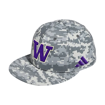 Casquette de baseball ajustée à motif camouflage pour homme des Huskies Washington adidas On-Field