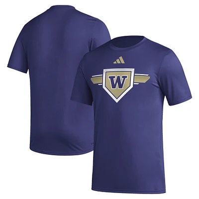 T-shirt d'avant-match violet adidas pour hommes des Washington Huskies 2023/24 AEROREADY Homeland Plate