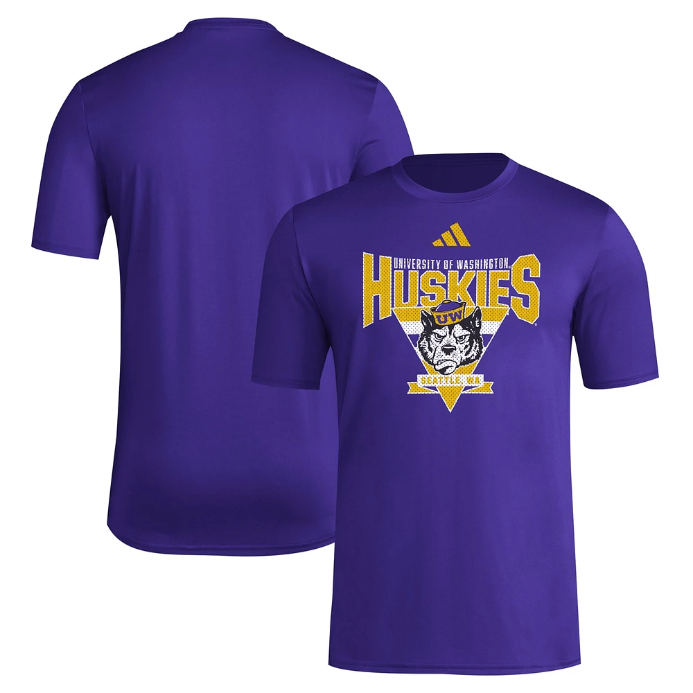 T-shirt d'avant-match trilatéral violet adidas pour hommes des Washington Huskies 2024 Locker