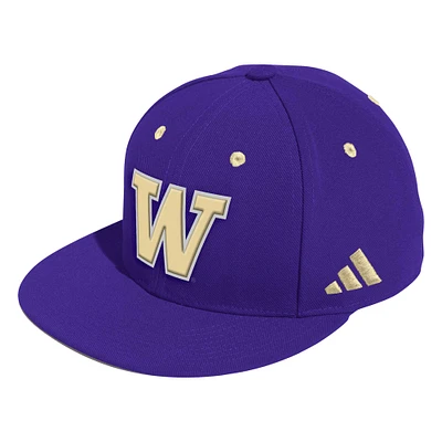 Casquette de baseball ajustée sur le terrain des Huskies Washington pour hommes adidas violette