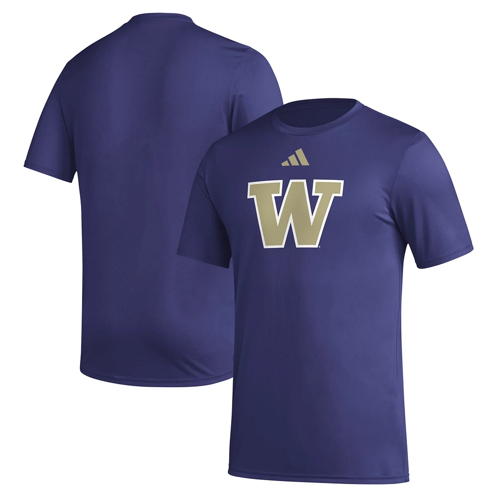 T-shirt d'avant-match AEROREADY avec logo du casier principal des Washington Huskies pour hommes adidas violet