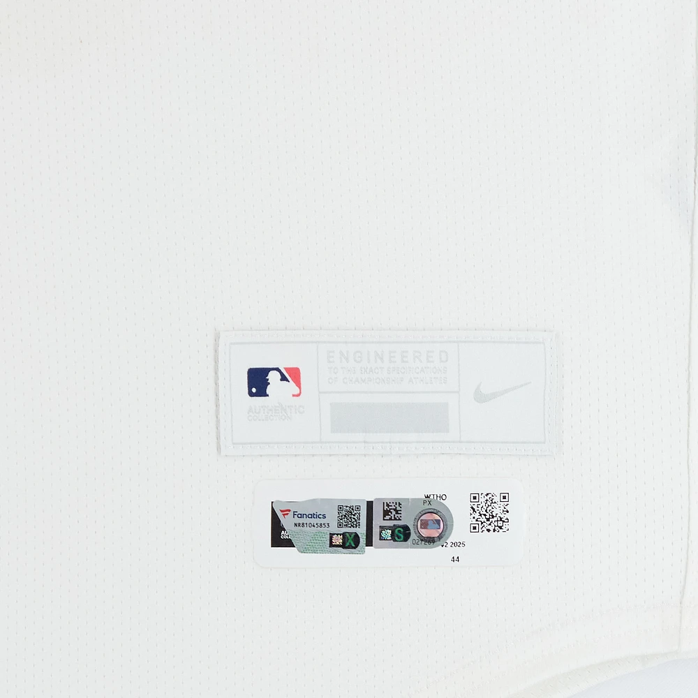 Maillot Nike blanc n° 2 de Luis García Jr., porté par les Nationals de Washington, lors du match contre les Phillies de Philadelphie, le 27 mars 2025