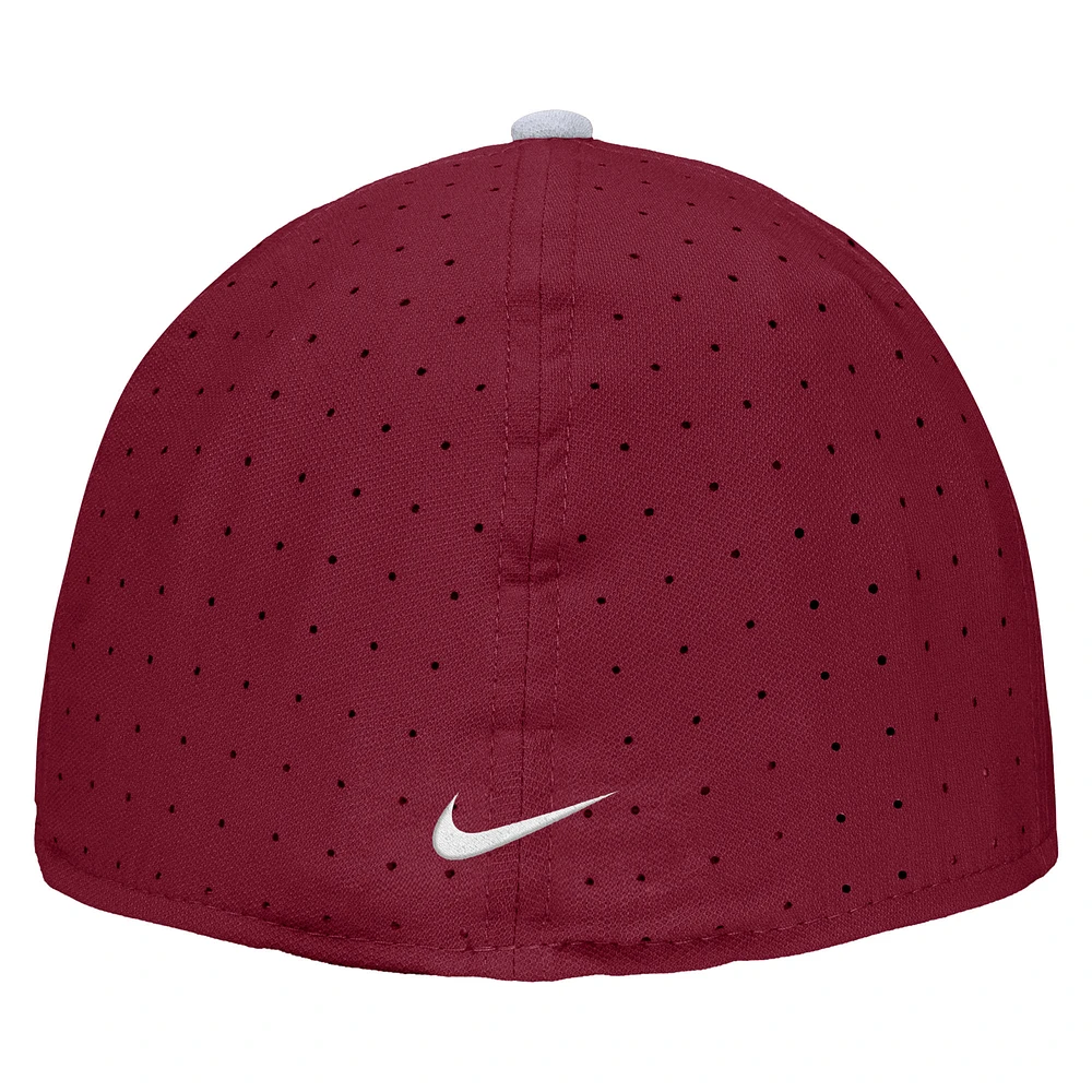 Casquette de baseball Nike Crimson Washington State Cougars 2025 On-Field True Performance pour homme