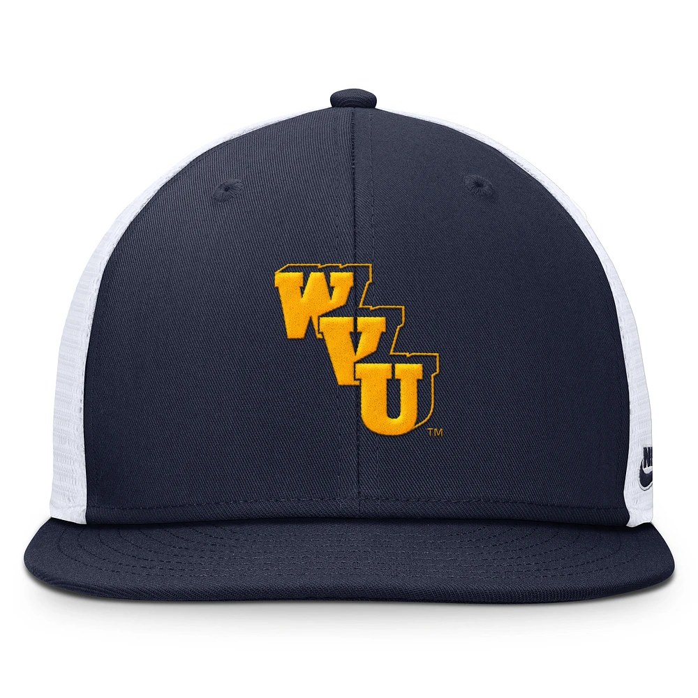 Casquette ajustable Nike Performance Pro bleu marine des West Virginia Mountaineers pour homme