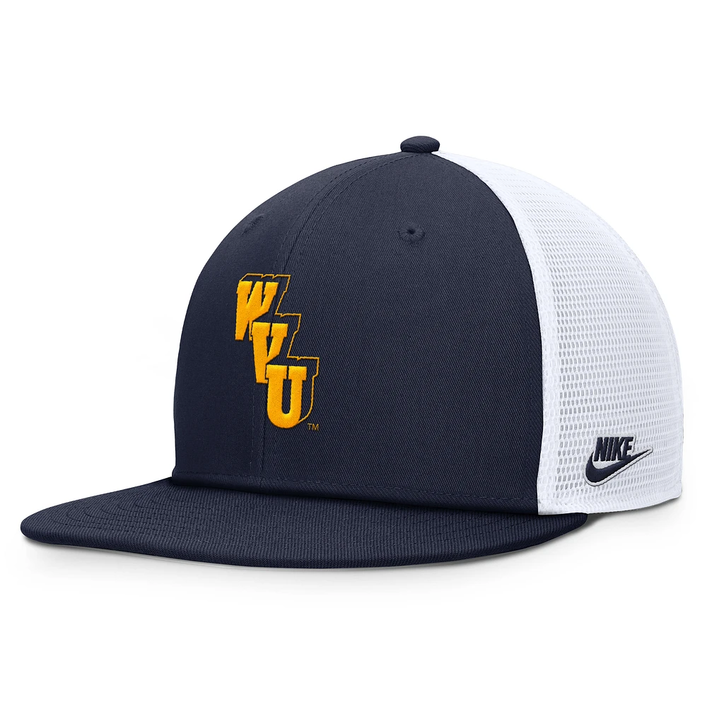 Casquette ajustable Nike Performance Pro bleu marine des West Virginia Mountaineers pour homme