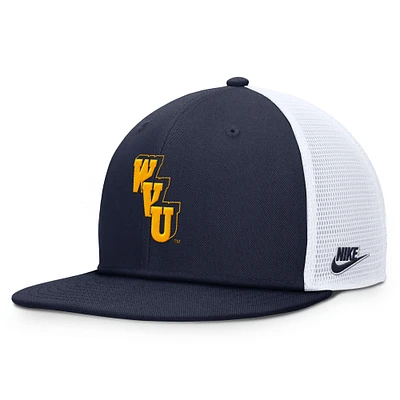 Casquette ajustable Nike Performance Pro bleu marine des West Virginia Mountaineers pour homme