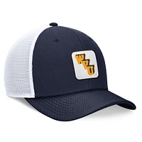 Casquette réglable Nike pour hommes, bleu marine/blanc, West Virginia Mountaineers Legacy Rise Mascot Trucker