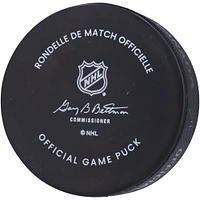 V106832 WinJet Connor Hellebuyck Winnipeg Jets Rondelle de jeu officielle autographiée 37 Connor Hellebuyck AUT HOCKEY PUCK 45610 AUTEQPPUC PUCKHE0067 #1