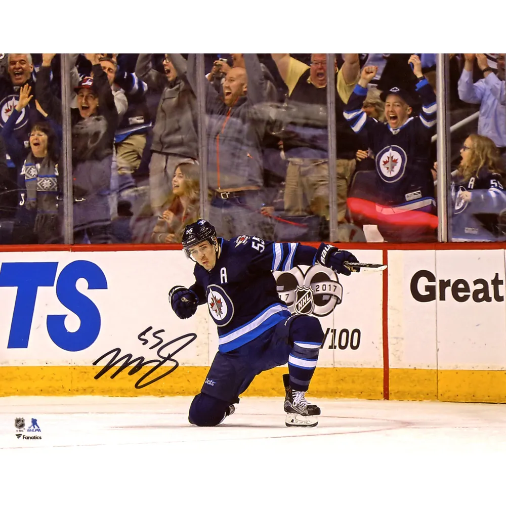 Mark Scheifele Winnipeg Jets Photographie de célébration de but autographiée de 8 "x 10"