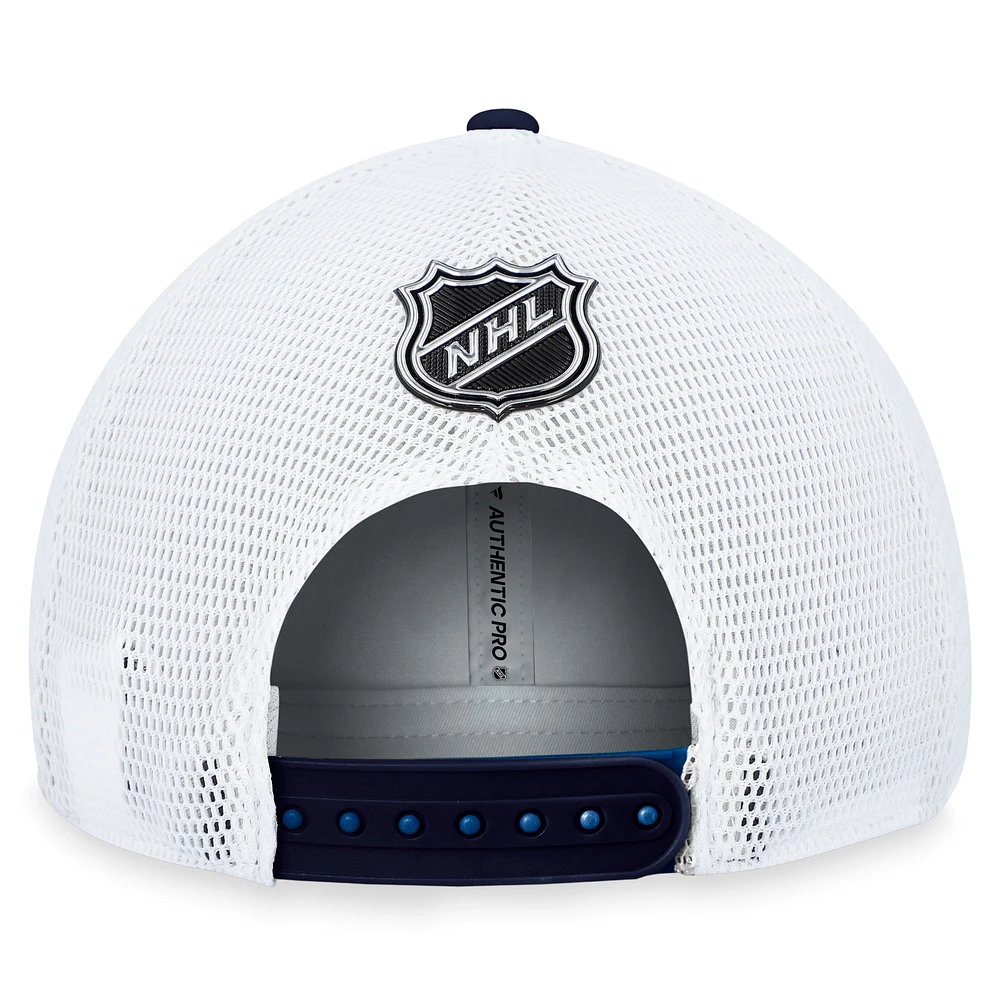 Casquette réglable authentique Pro Trucker Fanatics bleue pour hommes des Jets de Winnipeg