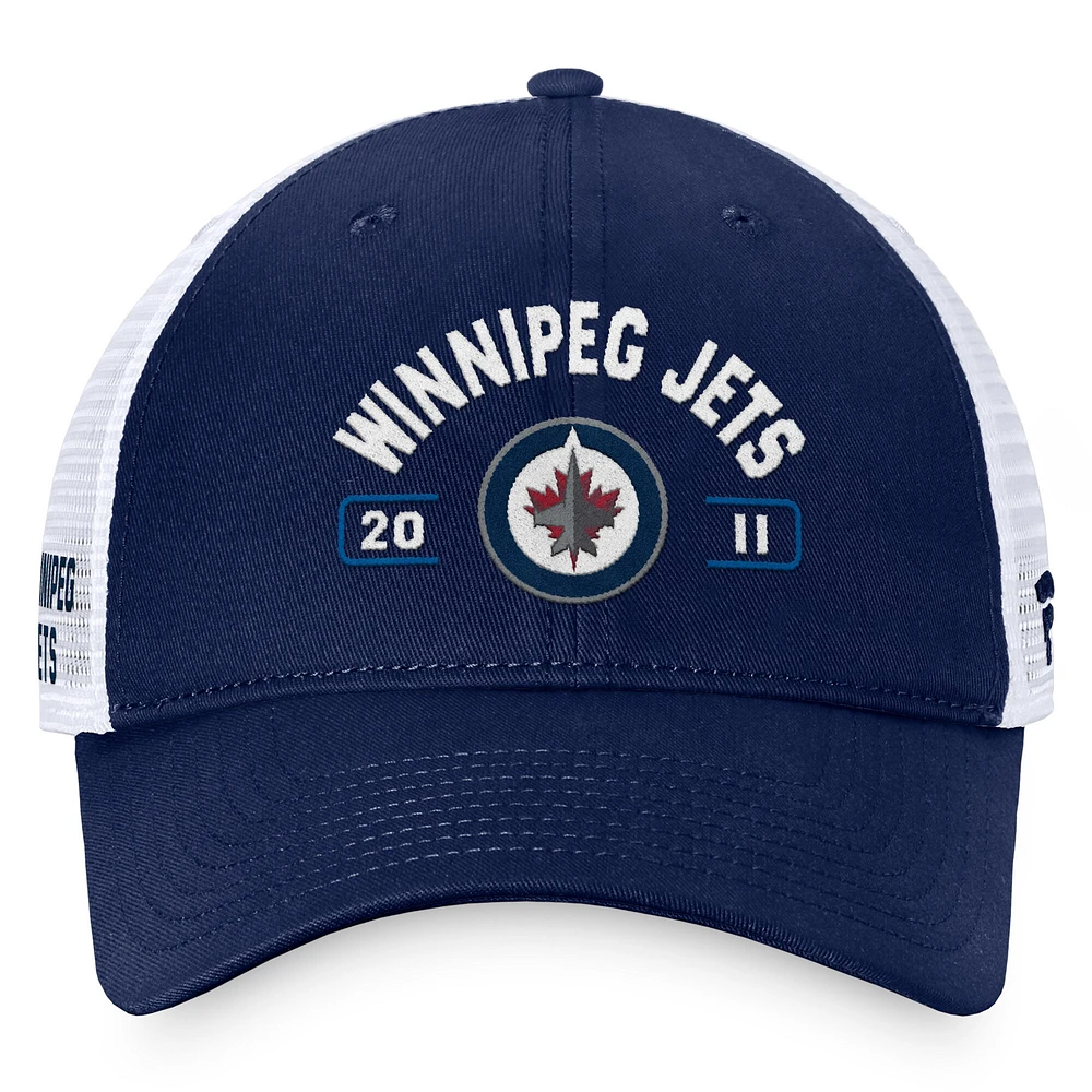 Casquette réglable pour hommes Fanatics bleu marine/blanc des Jets de Winnipeg Free Kick Trucker