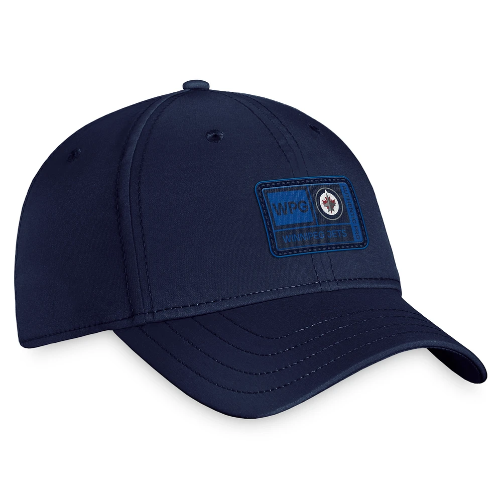 Casquette flexible authentique du camp d'entraînement professionnel des Jets de Winnipeg Fanatics pour hommes, bleu marine