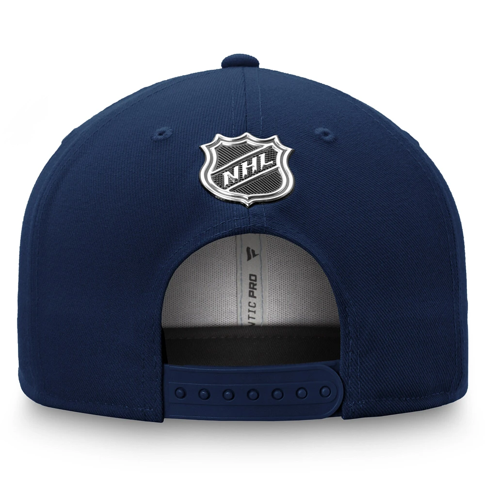 Casquette snapback authentique pour camp d'entraînement des Jets de Winnipeg Fanatics bleu marine pour homme