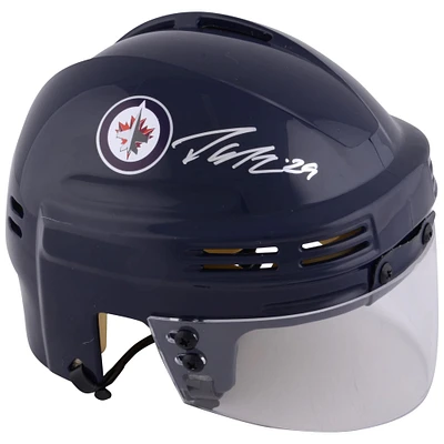 Mini casque bleu marine autographié des Jets de Winnipeg Patrik Laine