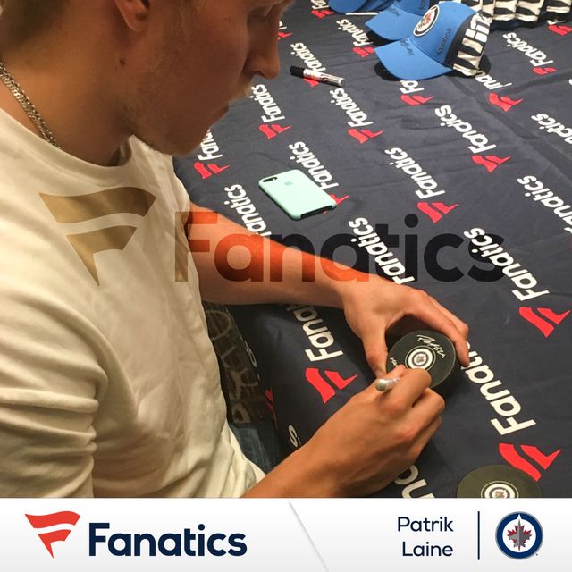 Rondelle officielle autographiée par Patrik Laine des Jets de Winnipeg