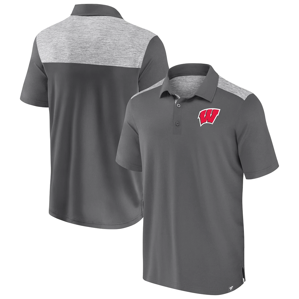 Polo emblématique brossé et bloqué gris Wisconsin Badgers Fanatics pour hommes