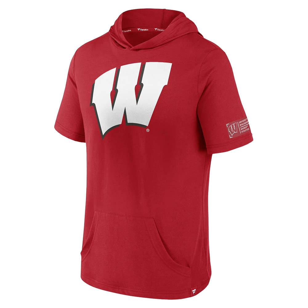 Men's Fanatics Red Wisconsin Badgers Approach Run Pullover Short Sleeve Hoodie