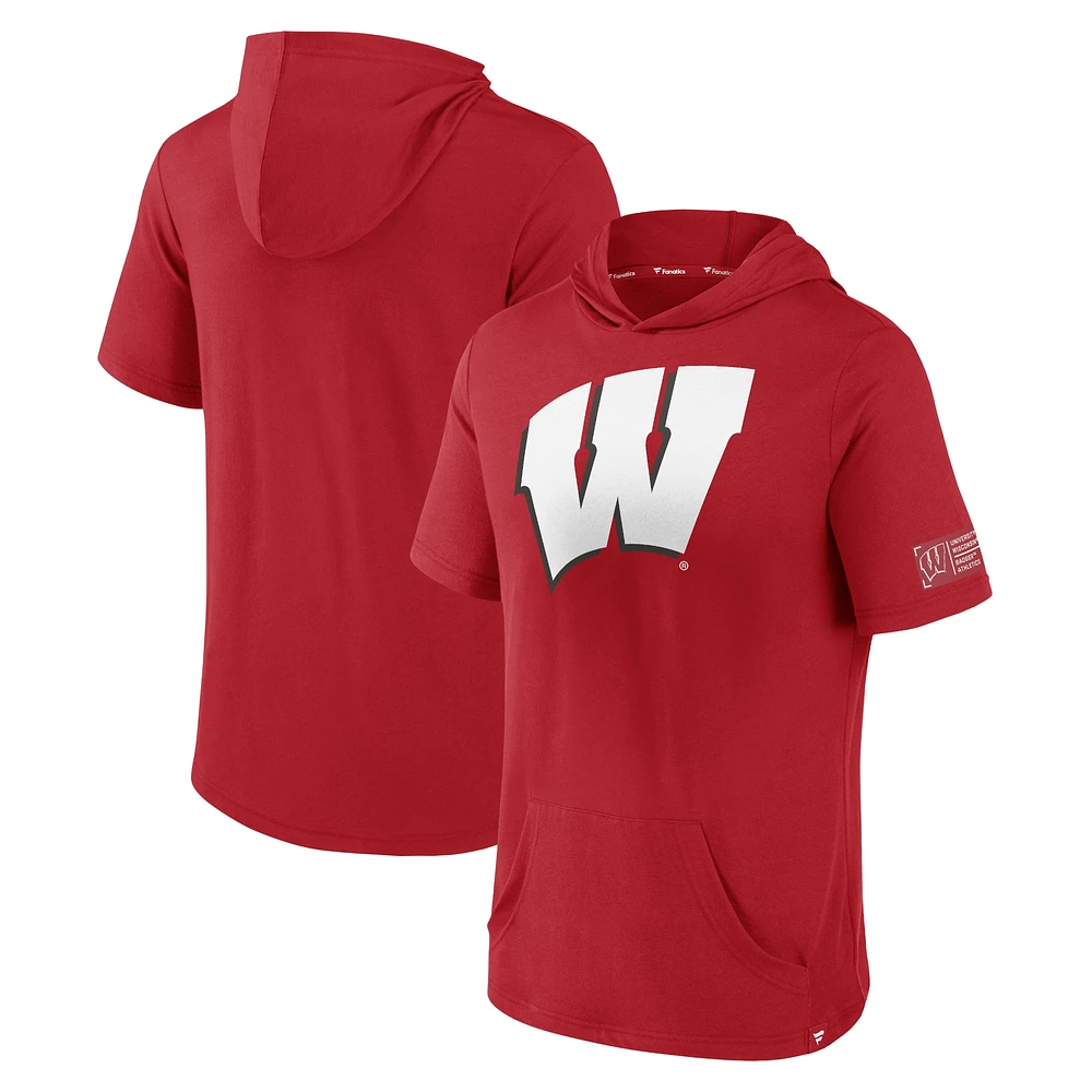 Men's Fanatics Red Wisconsin Badgers Approach Run Pullover Short Sleeve Hoodie