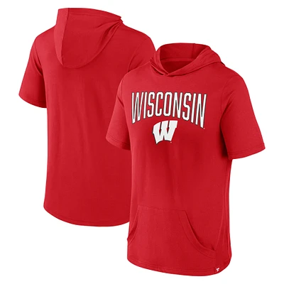 T-shirt à capuche Fanatics Red Wisconsin Badgers Outline Lower Arch pour hommes