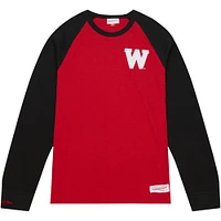 T-shirt rouge à manches longues raglan flammé légendaire des Badgers du Wisconsin Mitchell & Ness pour hommes