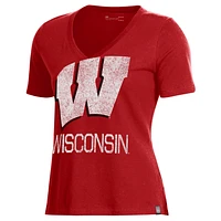 T-shirt Under Armour rouge Wisconsin Badgers Logo Performance à col en V pour femmes