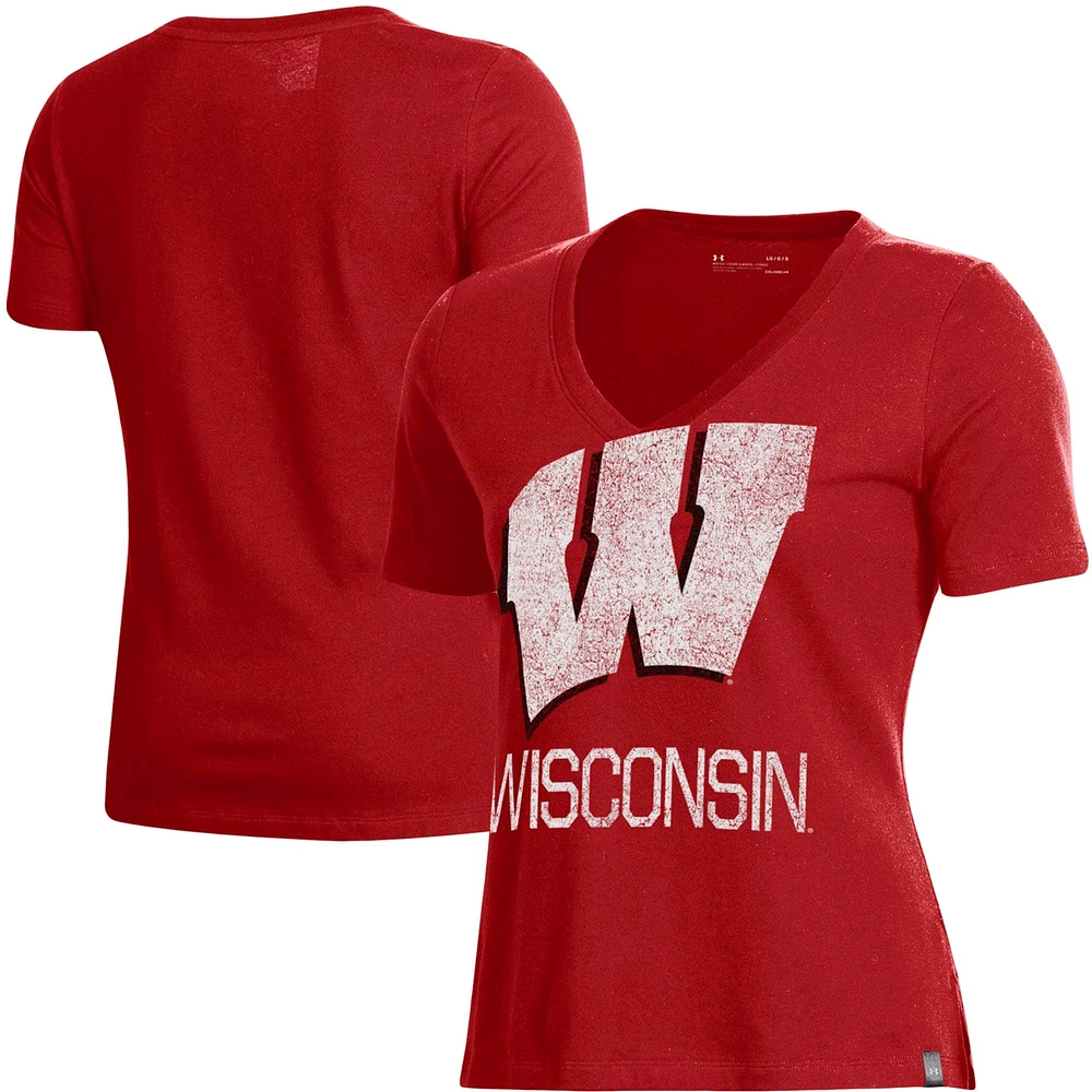 T-shirt Under Armour rouge Wisconsin Badgers Logo Performance à col en V pour femmes