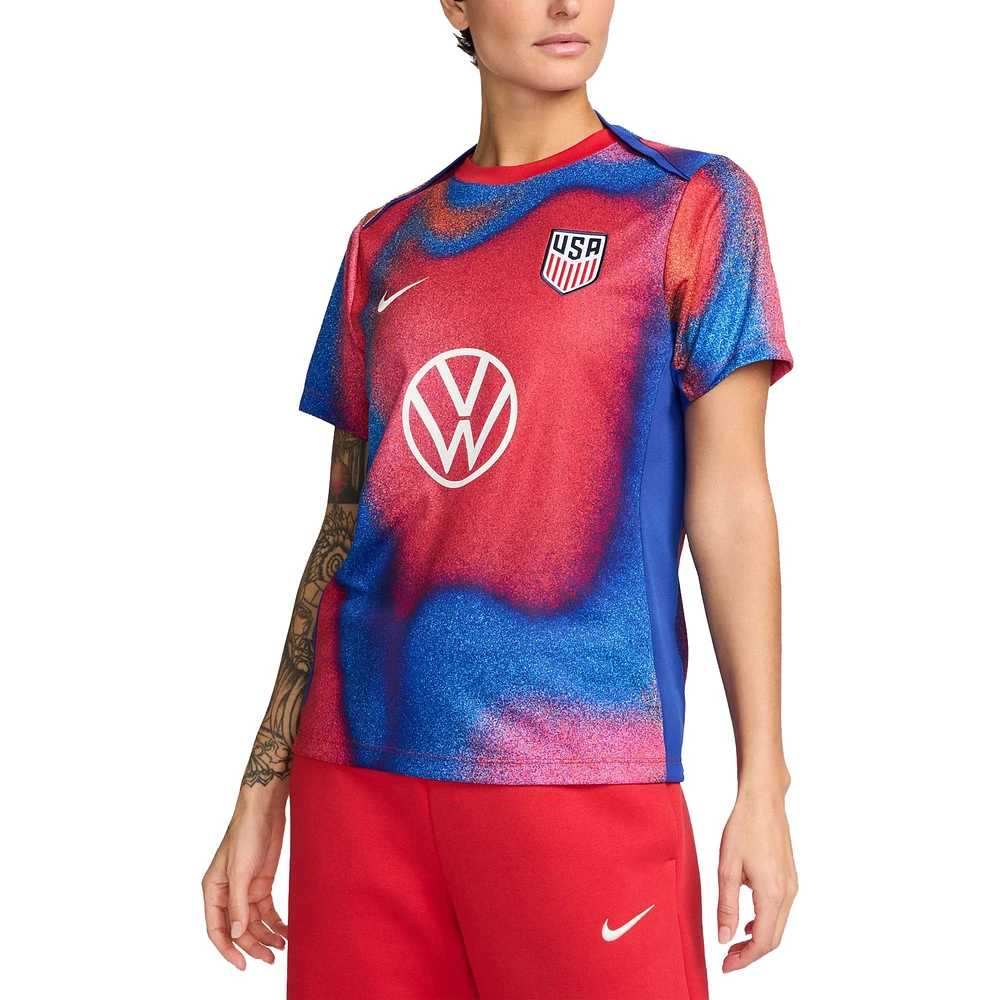 Haut d'avant-match Nike rouge USMNT 2024 Academy Pro pour femme