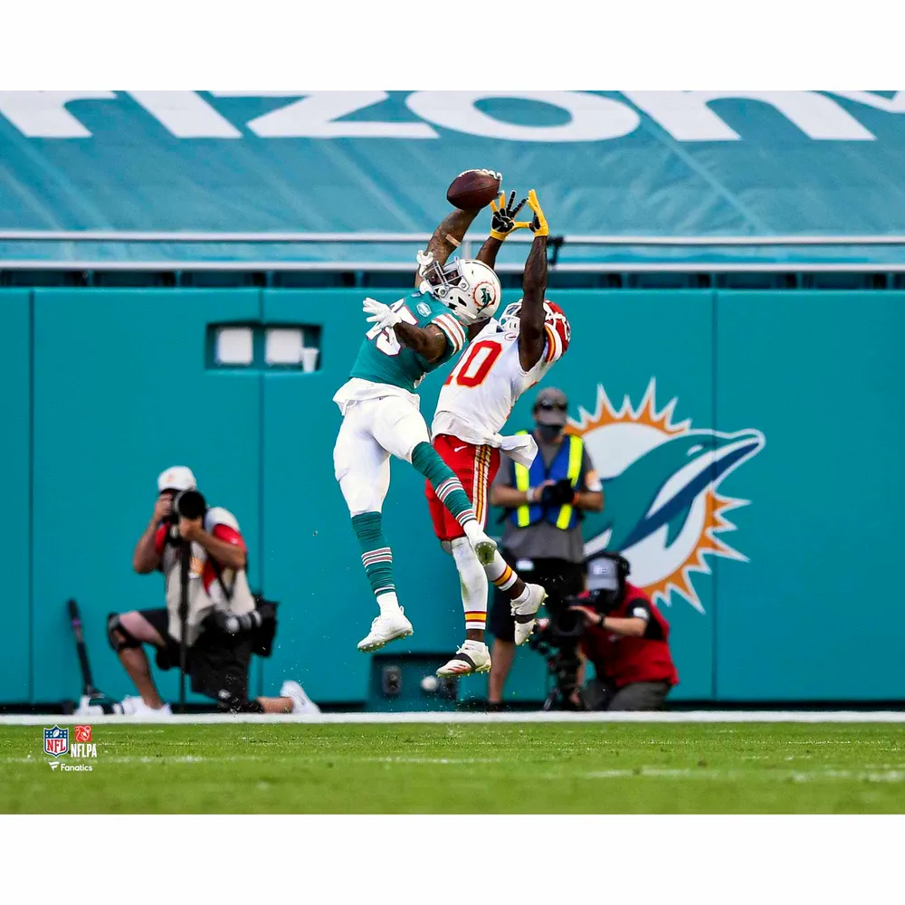 Lids Xavien Howard Miami Dolphins Fanatics Authentic Unsigned One-Handed  Interception vs. Chiefs Photograph