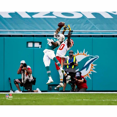 Photographie non signée de Xavien Howard, interception à une main des Dolphins Miami contre les Chiefs