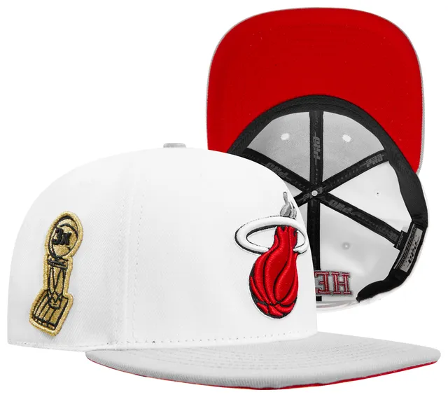 Lids Portland Trail Blazers Mitchell & Ness Hardwood Classics 2-Tone  Chain-Stitch Snapback Hat - Cream/Red