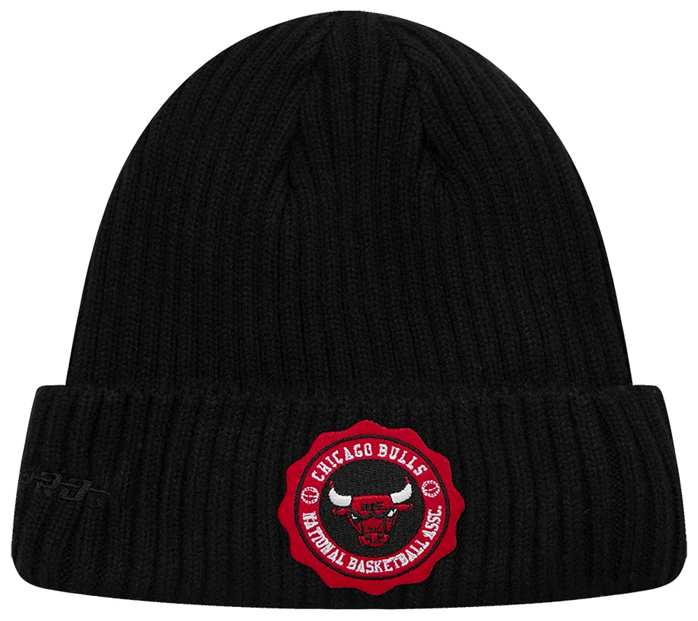 Pro Standard Mens Pro Standard Bulls Crest Beanie - Mens Black Size One Size