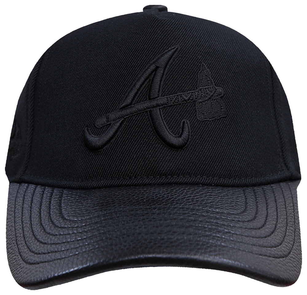 Pro Standard Mens Pro Standard Braves Blackout Pinch Front Strapback - Mens Black/Black Size One Size