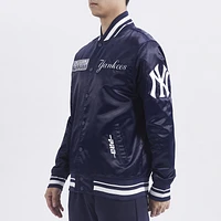 Pro Standard Mens New York Yankees Turn It Up M Rib Satin Jacket - Navy/White